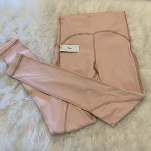 Aritzia leggings